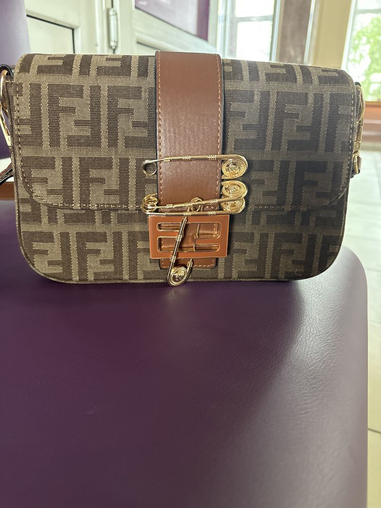 Сумка Fendi нова