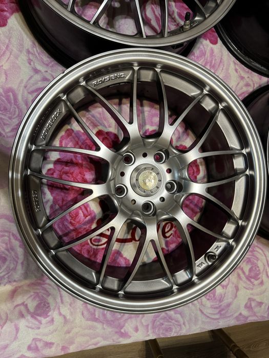 Rays Volk racing 18 7,5 114,3 et35