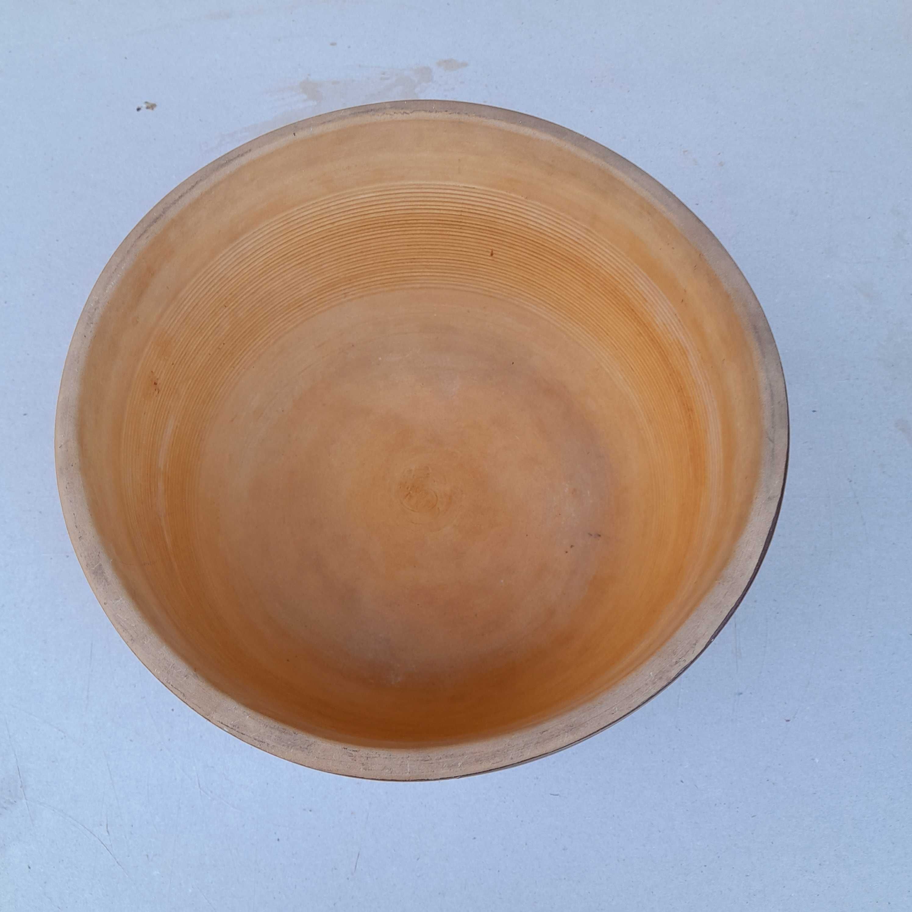 Dwie stare makutry z lat 60 ub. wieku