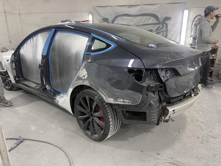 Тесла сервіс тесла ремонт відновлення тесли після дтп