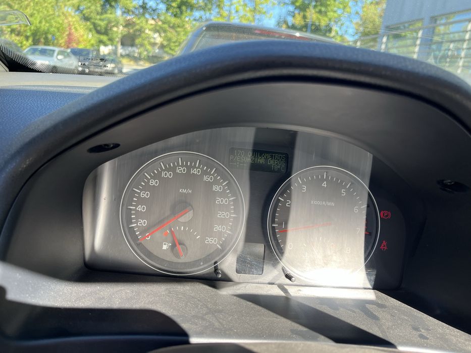 Vendo Volvo C70 t5 carro estinado