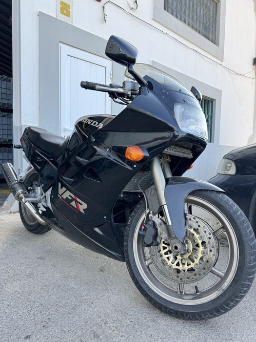 Honda VFR 750f interceptor - classica,potente e impecavel