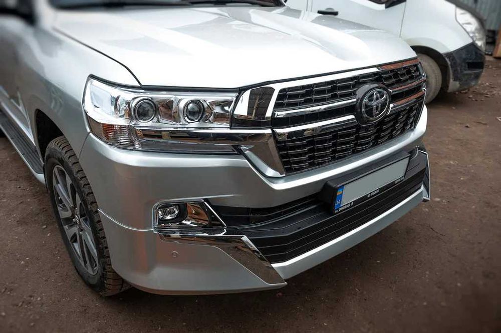 Решітка радіатора (гриль) на Toyota Land Cruiser (Тойота Ленд Крузер)