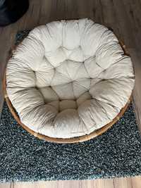 Rattanowy fotel z poduszką