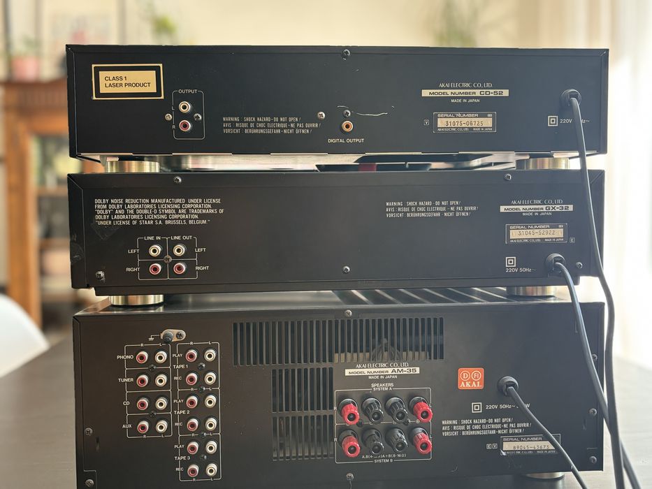 Wieża segmentowa Akai ( AM 35, GX 32, CD 52)