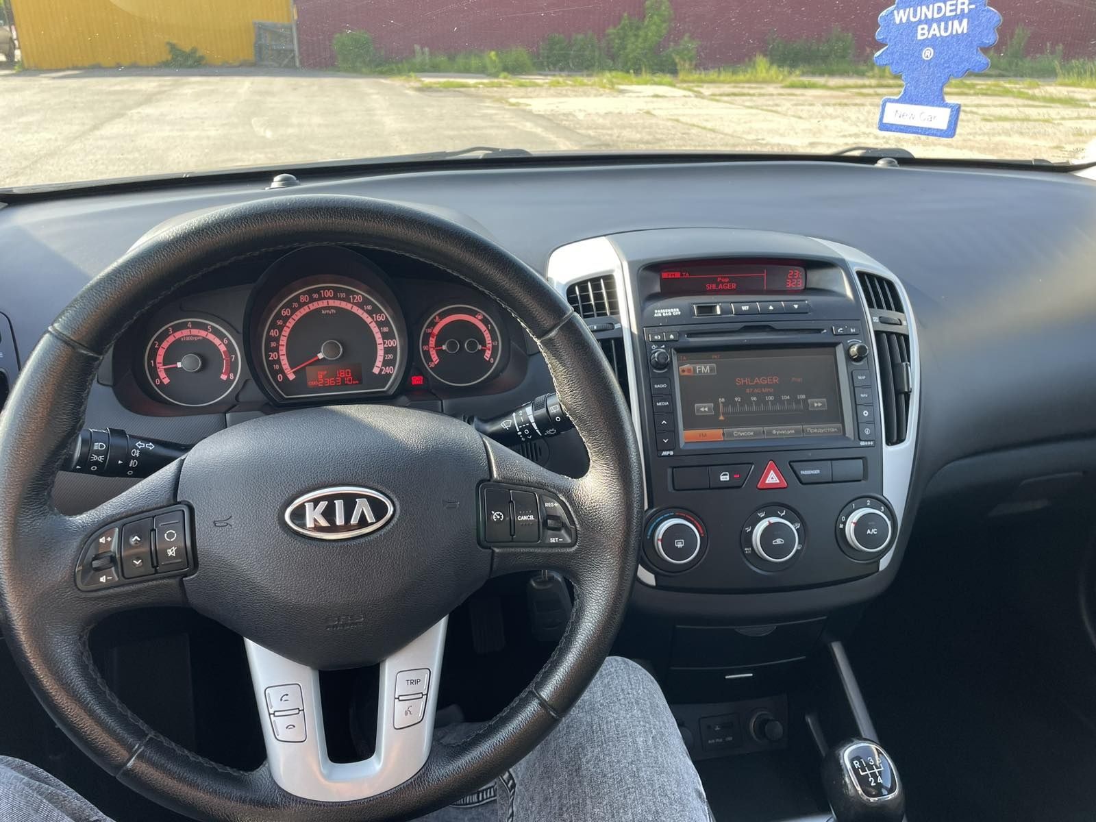 Автомобіль KIA SEED