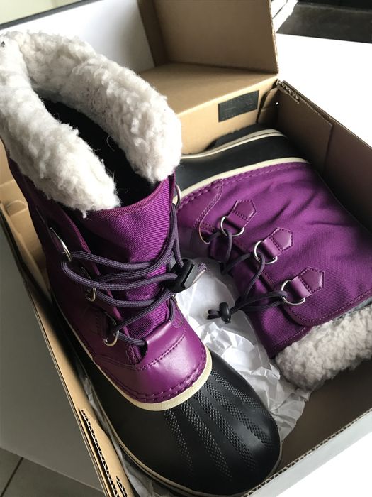 Продам зимние сапоги SOREL
