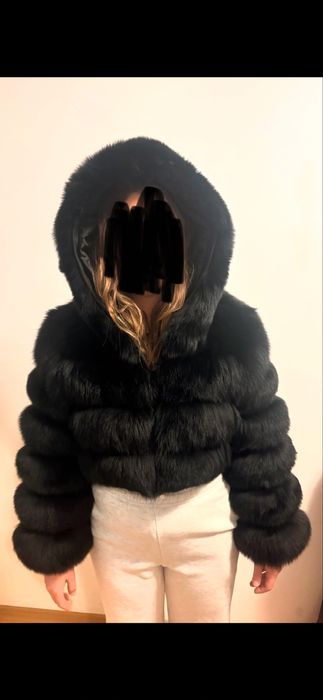 Krótkie czarne naturalne futro z lisa