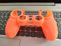 Шкурка на DualShock 4