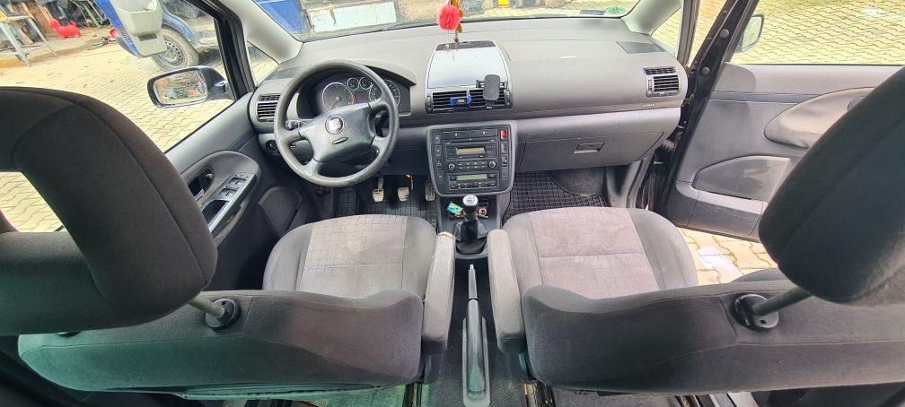 Samochód 7 osobowy Seat alhambra
