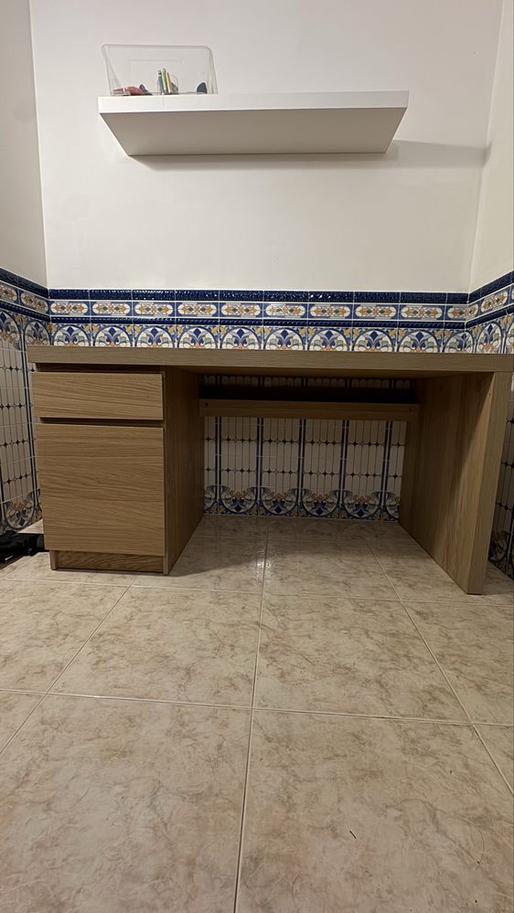 Secretária IKEA Malm