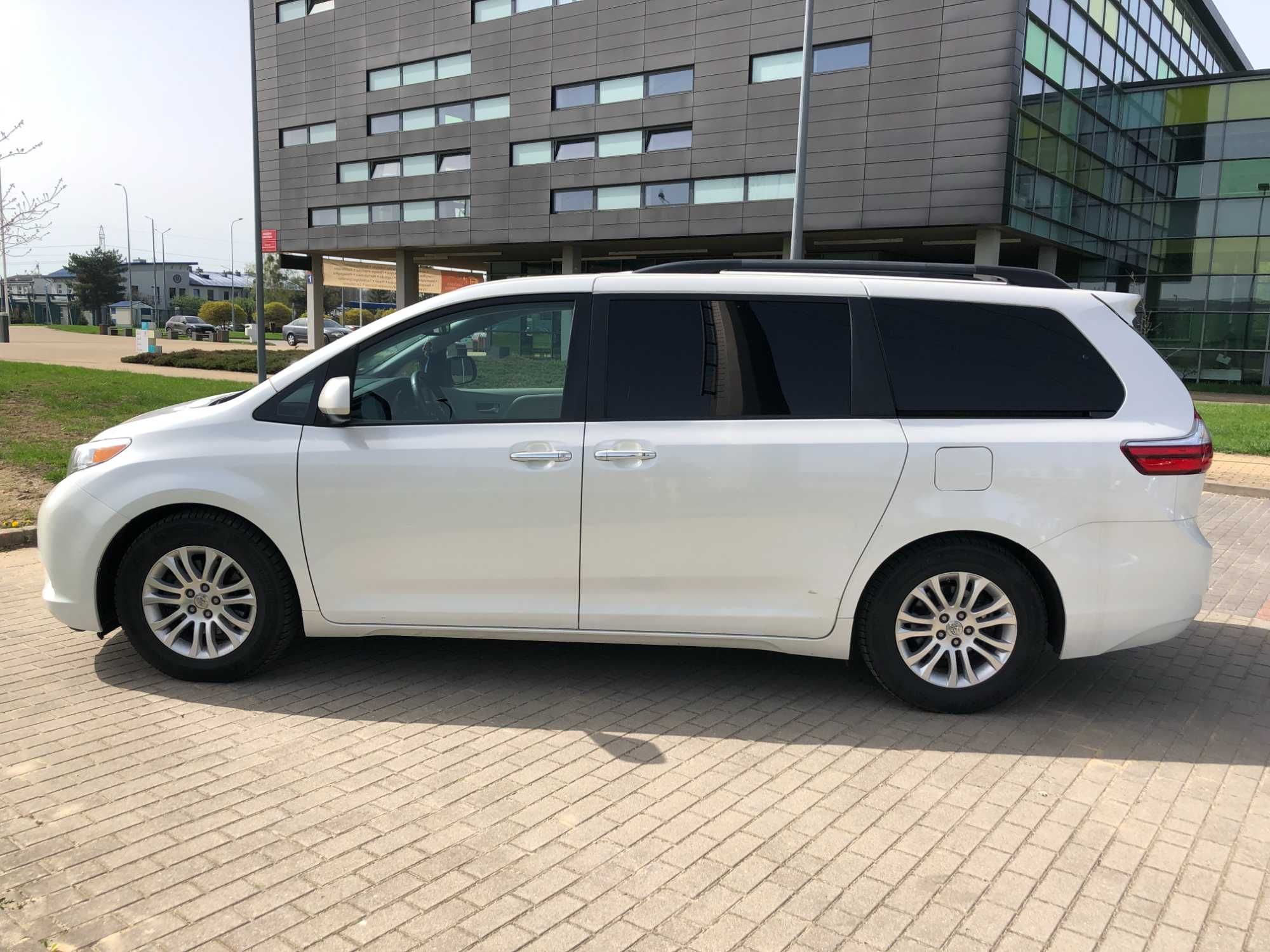 Toyota Sienna XLE 2015r LPG niski przebieg, stan doskonały, DVD, Skóra