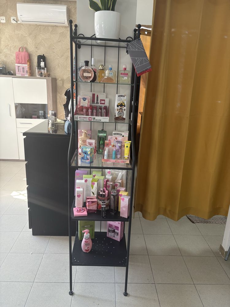 Moveis com muita arrumaçao. Para mais informações enviar mensagem.