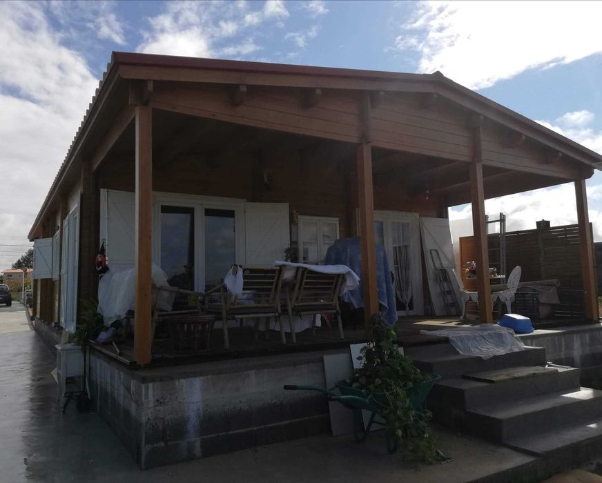 Casa Madeira Maciça T3 100 M2.