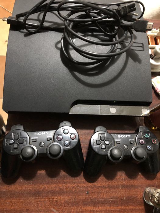 Konsola ps 3  2 pad