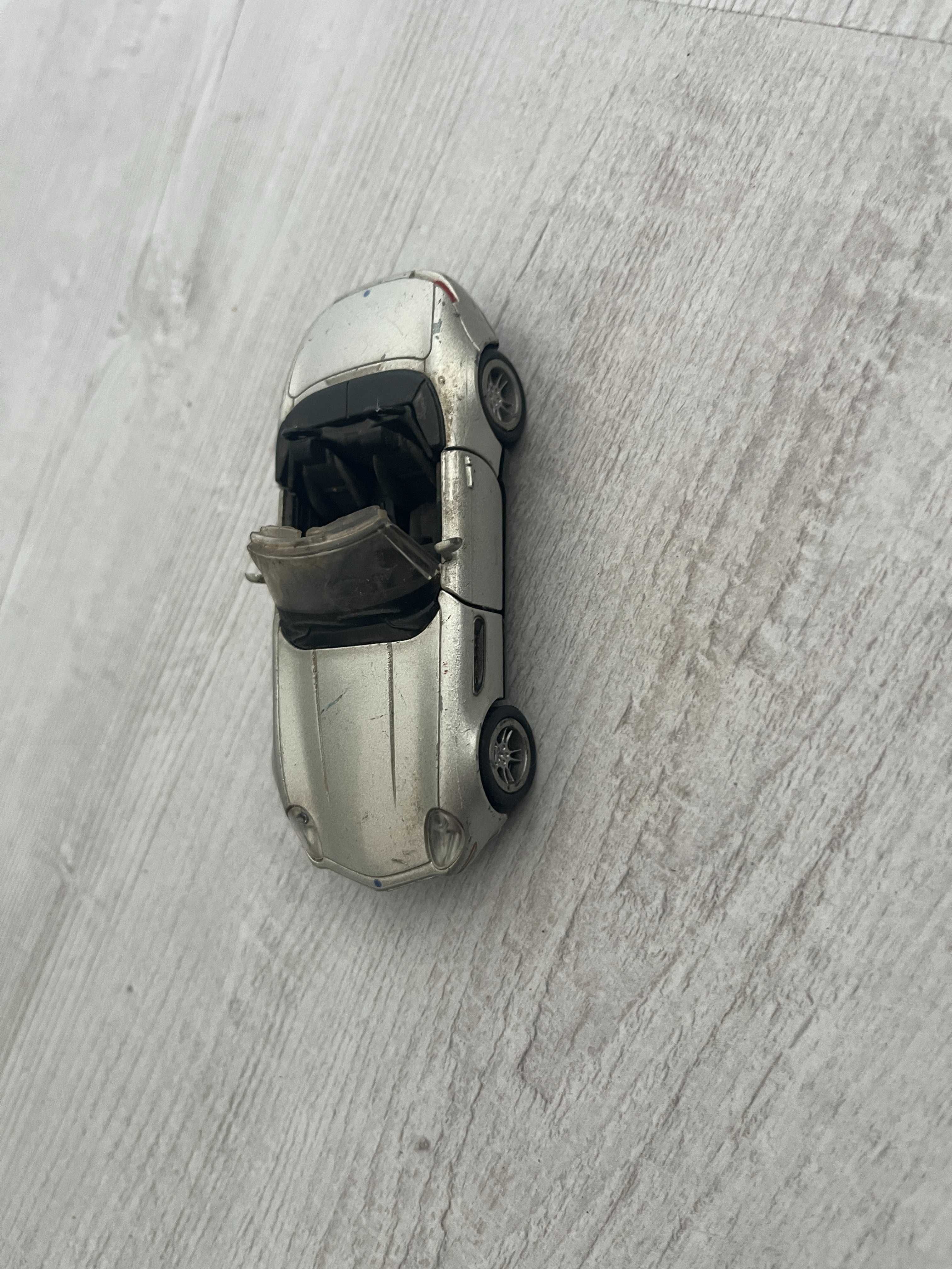 Model BMW Z8 1:43