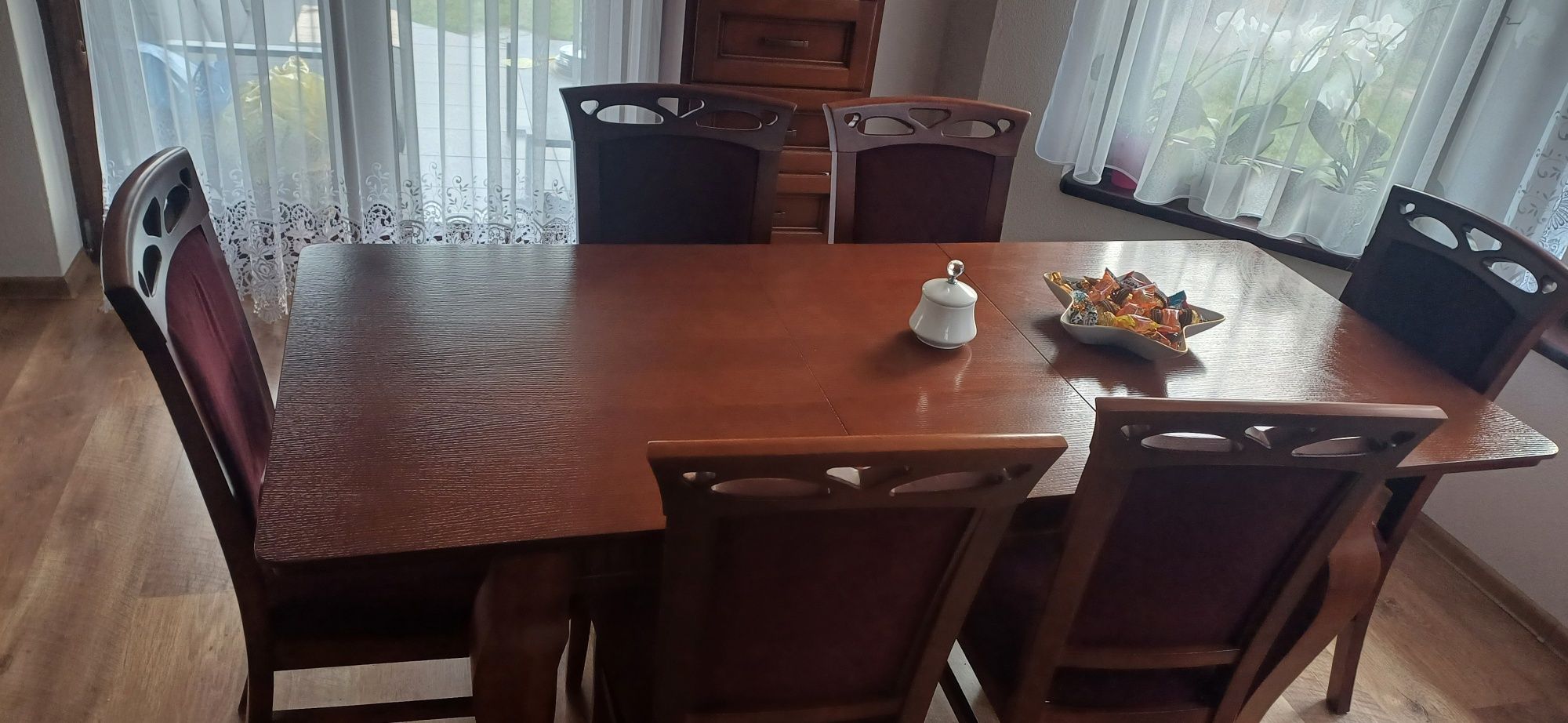 Stół drewniany z krzesłami do jadalni salonu Okazja