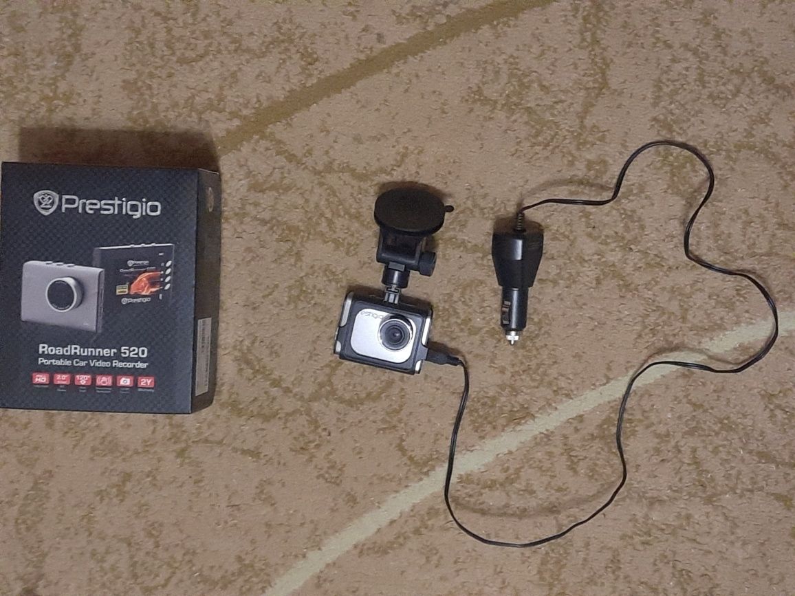 Видеорегистратор Prestigio Road Runner 520