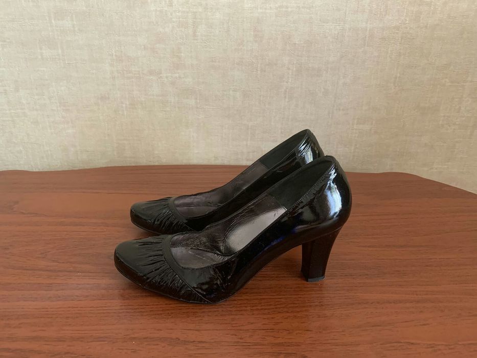 Женские кожаные туфли