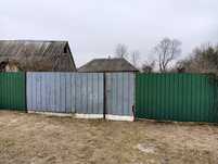 Будинок із присадибною ділянкою
