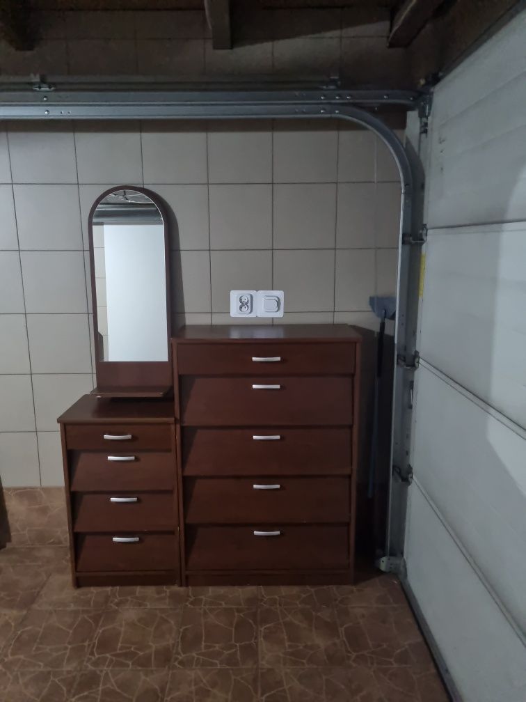 Szafki na buty + lustro