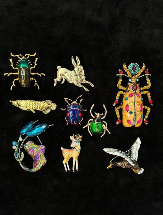 Разные брошки, броши (АССОРТИМЕНТ В КАРУСЕЛИ)