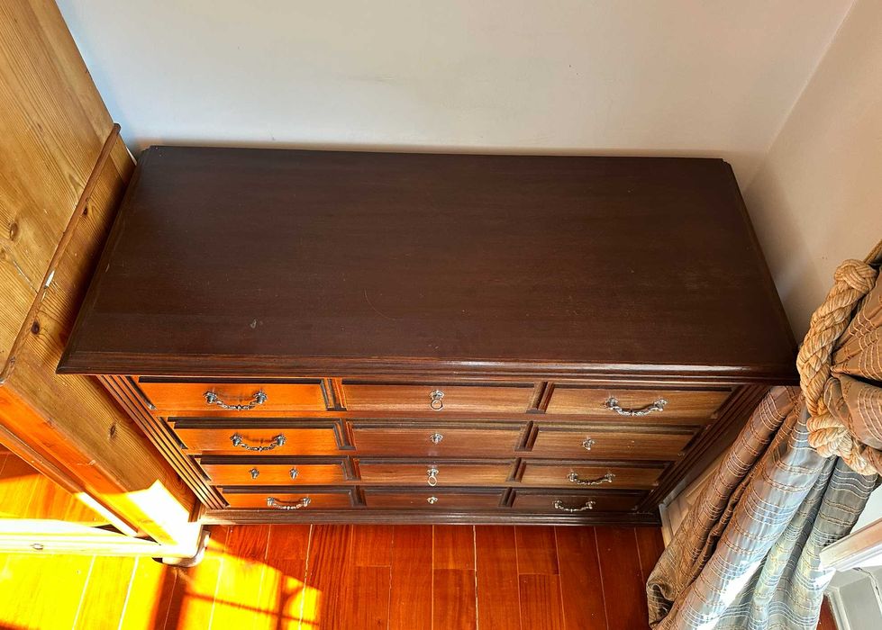 Cómoda de Madeira Maciça
