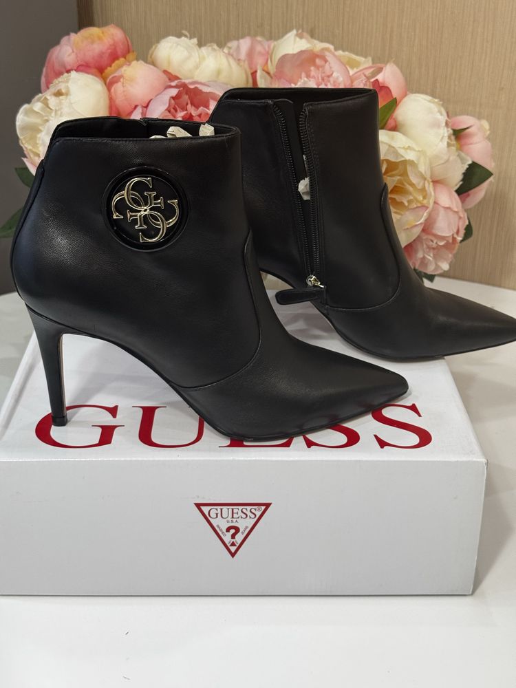 Ботільени брендові GUESS,р 40,в ідеал стані