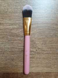 Płaski pędzel do makijażu bh cosmetics