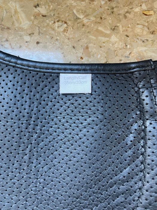 Skórzane  czarne czapsy jeździeckie, rozmiar 35 cm długości / 33 cm