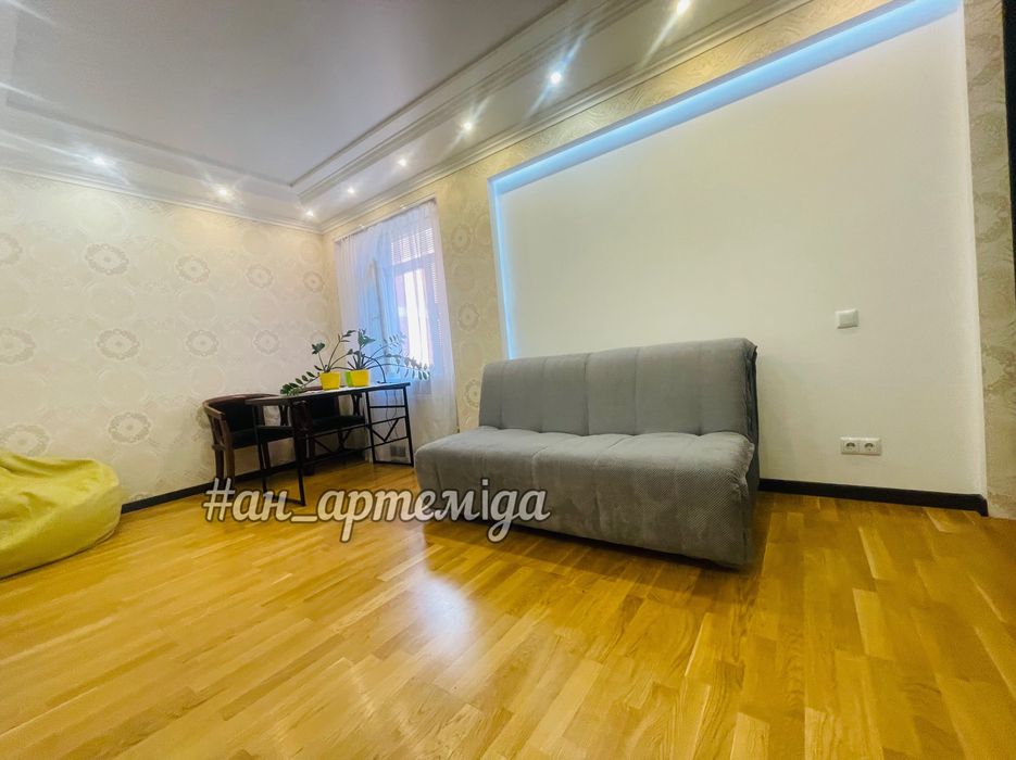 Продам 2 х комнатную + кухня студия ЖК Олимпийский ж/м Левобережный 3
