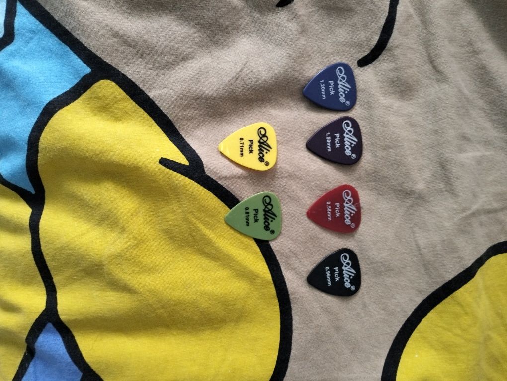 Sprzedam gitarę z podpisem kubańczyka