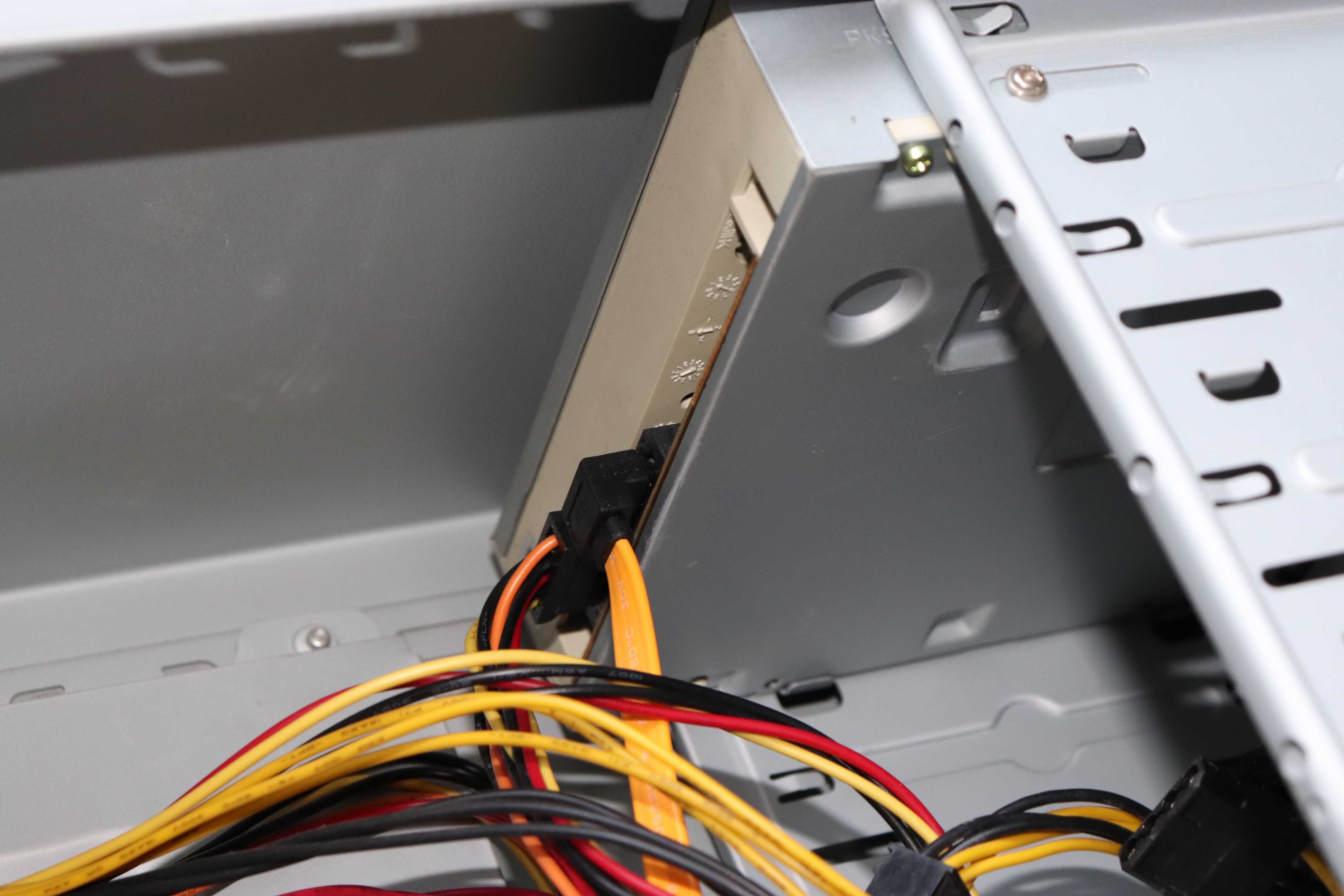 Komputer Gigabyte GA-P55-US3L GF8500GT Intel i5 750 TakeMe 700W LCD