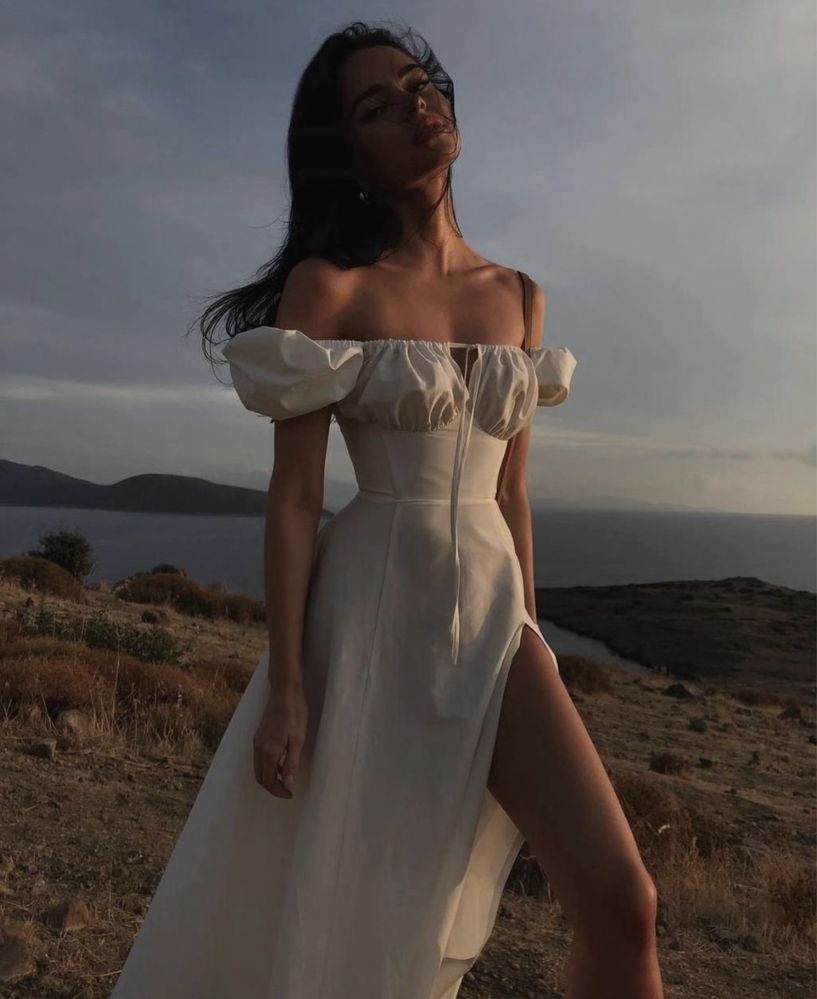 Сукня міді біла