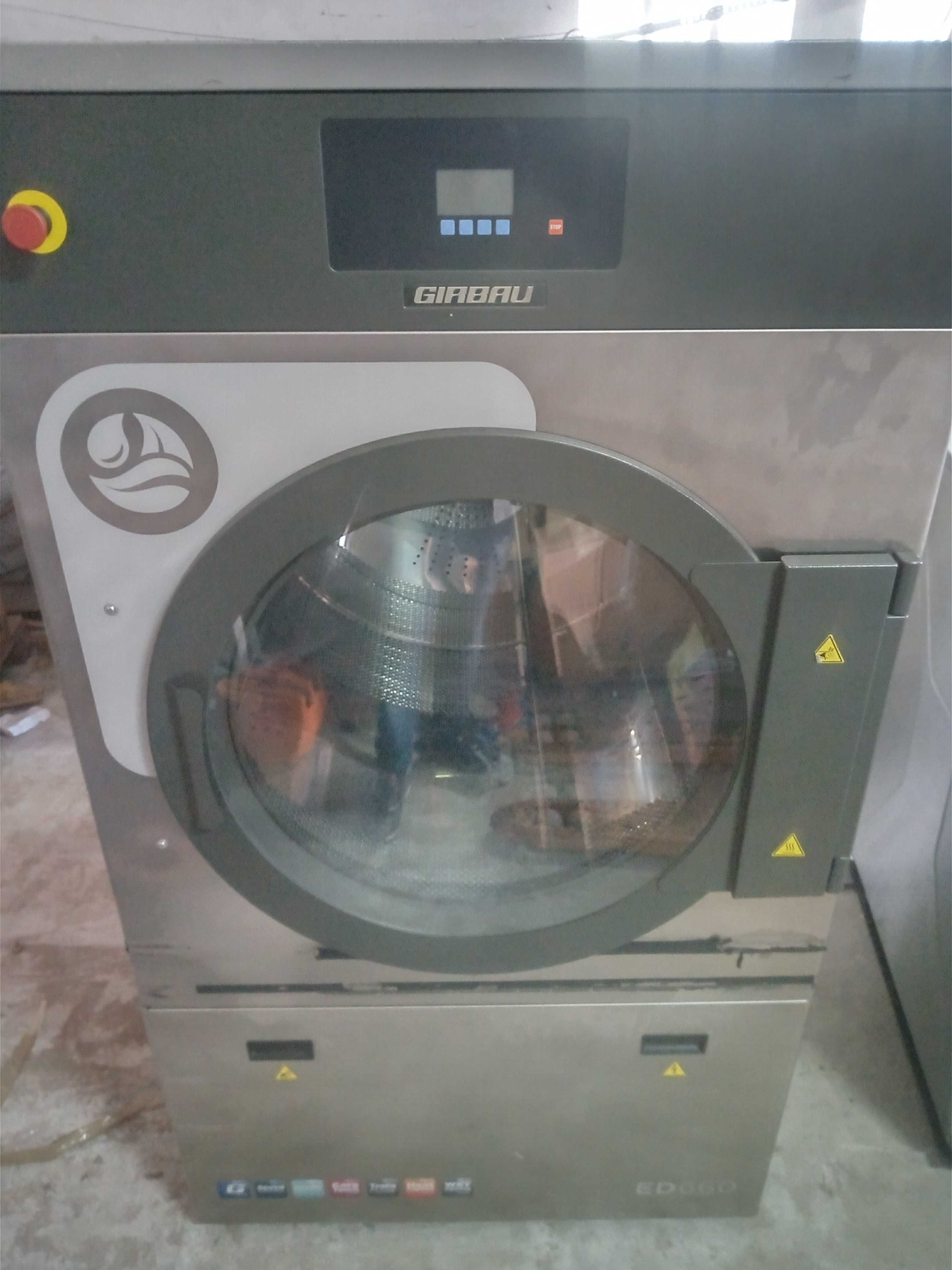 Máquina de lavar industrial,lavar e outra secar