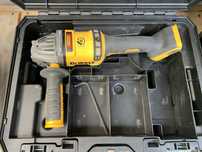 Dewalt DCG414 кутова відрізна/шліфмашинка