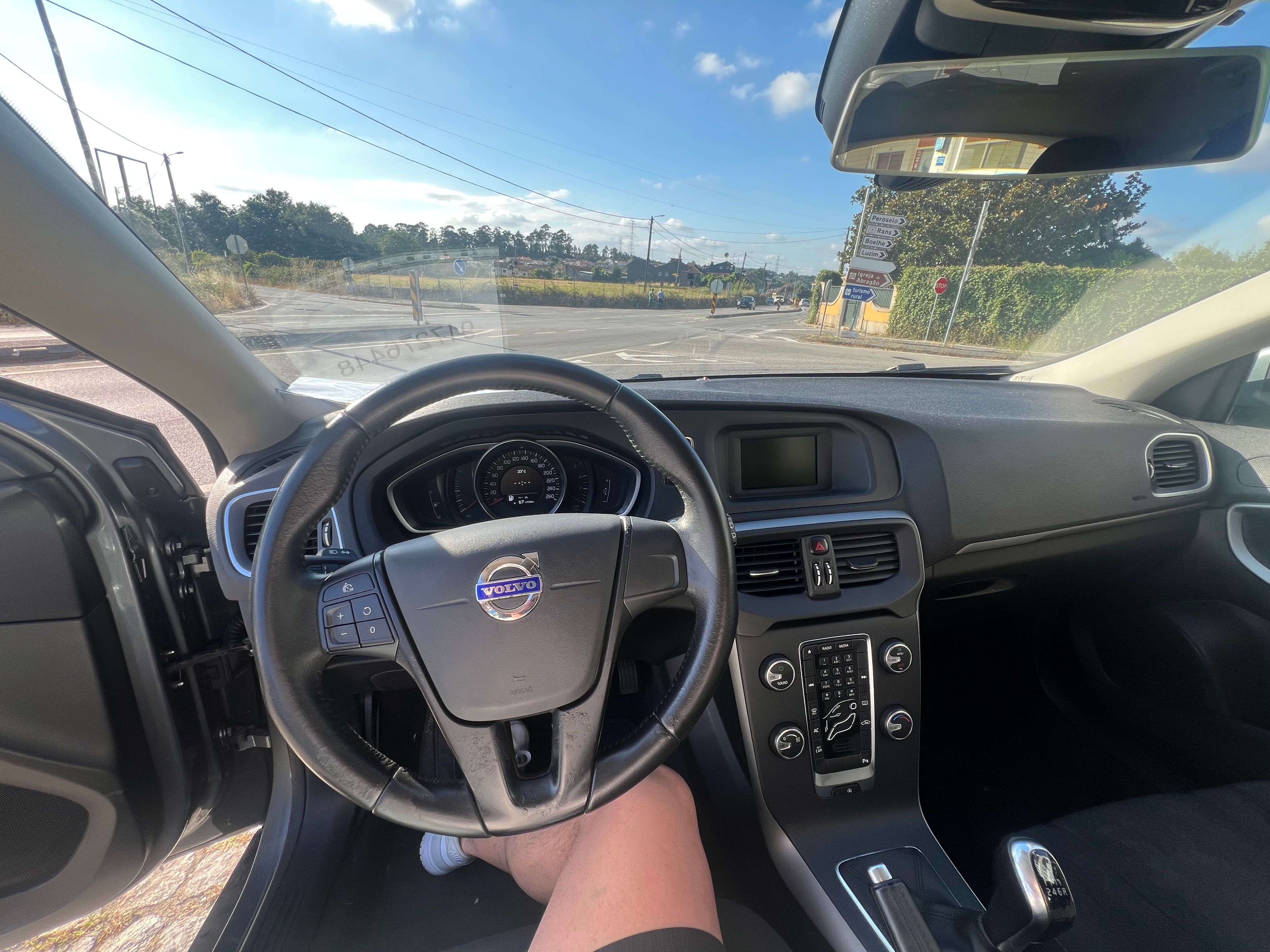 Volvo v40 D2- ótimo estado