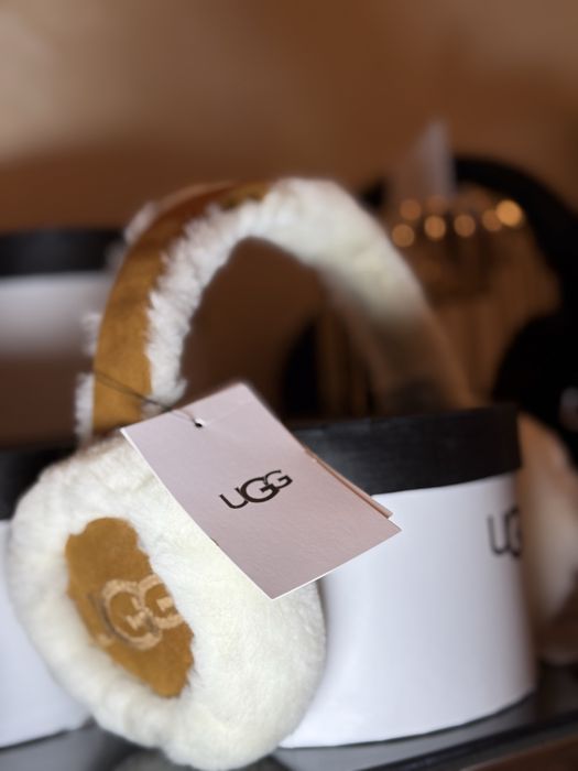 Навушники з овчини Ugg без коробки . Зіп пакет тренд 2025