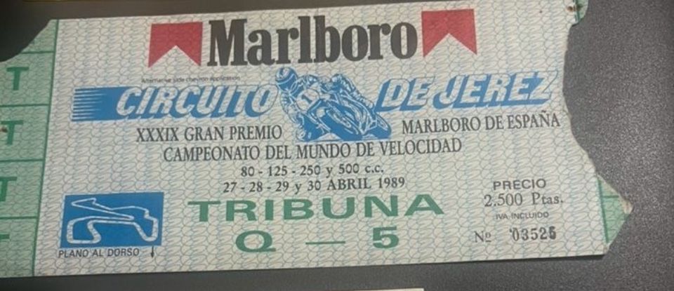 Vendo bilhetes antigos de futebol e outros