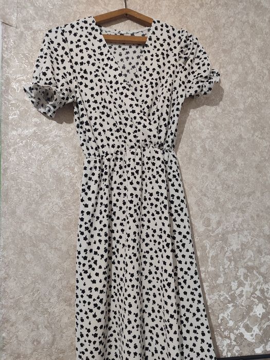 Сукні в гарному стані