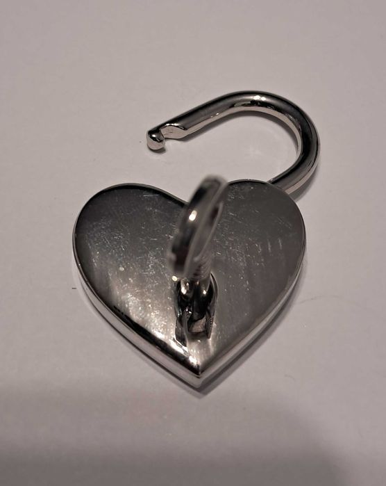 Mała kłódka serduszko - do walizki, kosmetyczki itp.