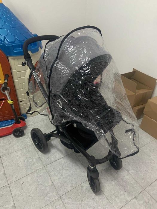 Carrinho bebé em bom estado