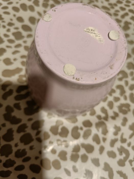 Mała osłonka na doniczkę różowa.