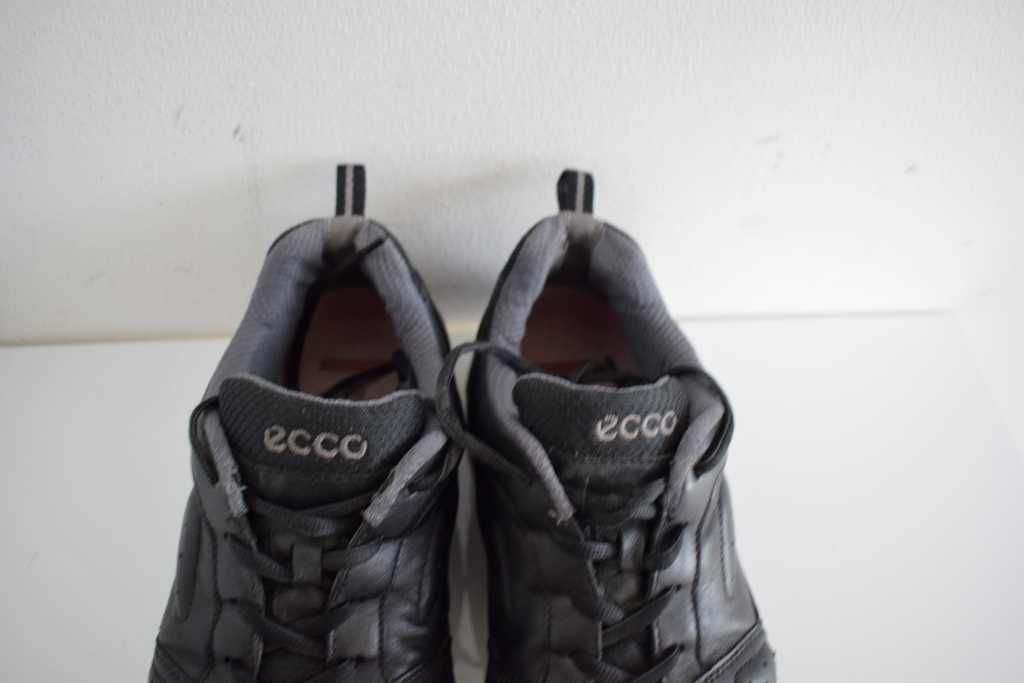Ecco 39 buty sneakersy czarne skórzane