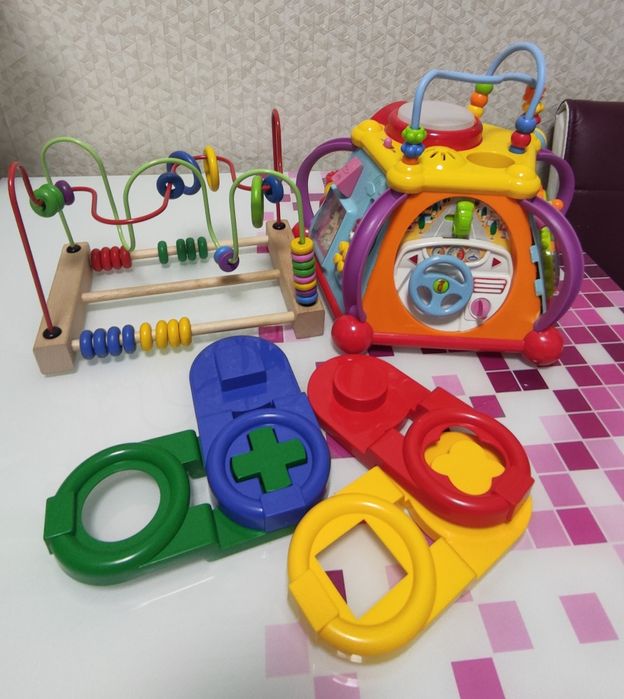 Бізікуб/мультибокс, розвиваючі іграшки