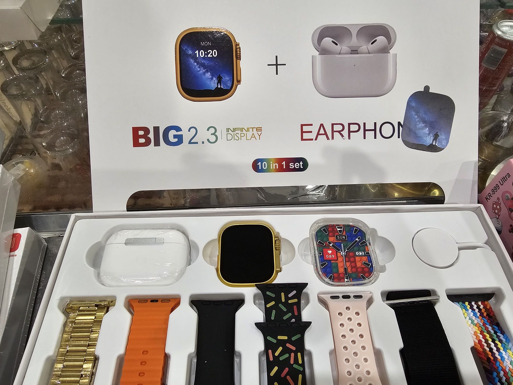 Smartwatch + 7braceletes + earphones