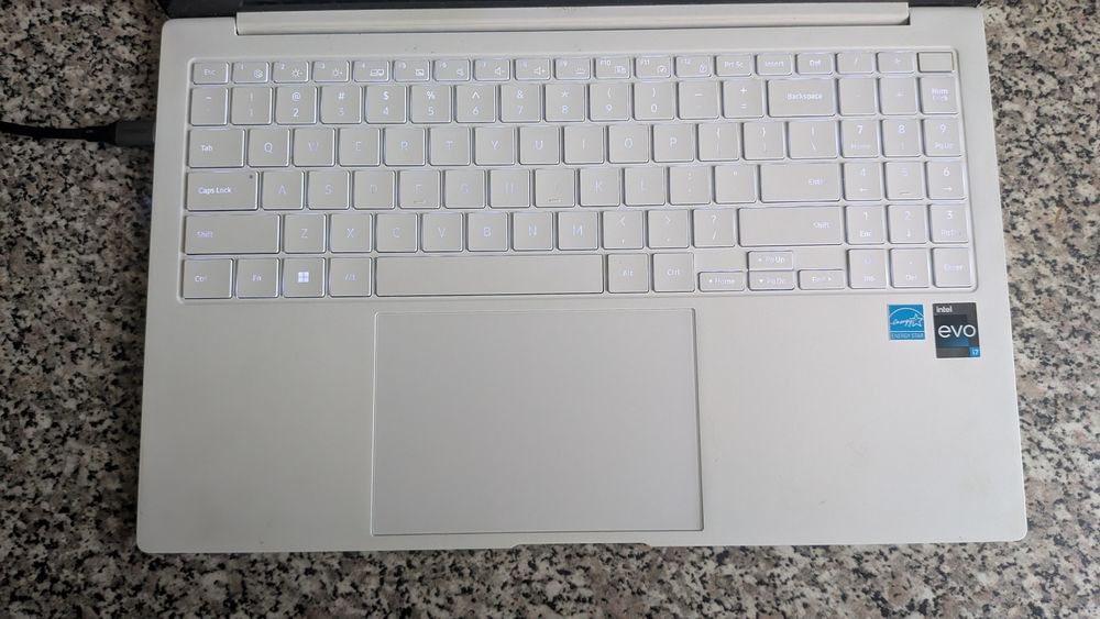 Samsung Galaxy Book 2 Pro AMOLED OLED i7 1260p 16 RAM