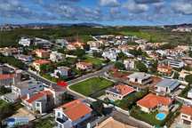 Terreno com Projeto Aprovado para Moradia Contemporânea – Quinta da Mo