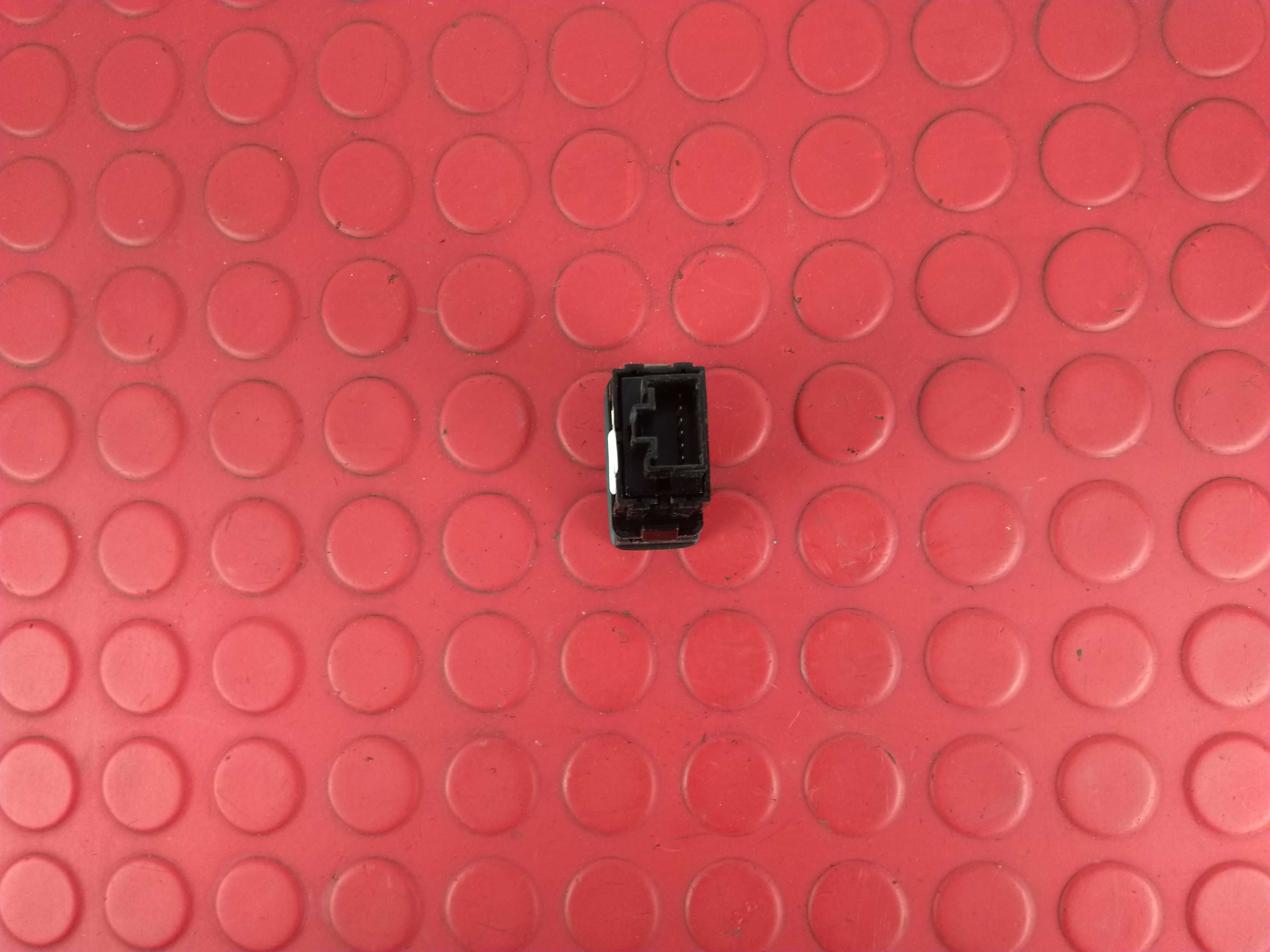 Botão 4 Piscas [KIA CEED]
