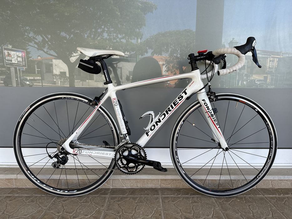 Bicicleta de estrada em carbono - Muitos extras